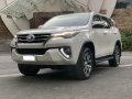 Selling White Toyota Fortuner 2016 in Quezon City-9