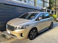 Selling Beige Kia Carnival 2017 in Makati-8