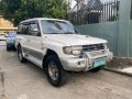 Selling Pearl White Mitsubishi Pajero 2004 in Parañaque-4