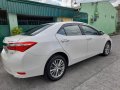 Selling Pearl White Toyota Corolla Altis 2015 in Angeles-5