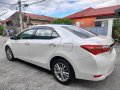 Selling Pearl White Toyota Corolla Altis 2015 in Angeles-3