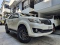 Selling White Toyota Fortuner 2014 in Quezon-9