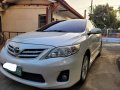 Selling Pearl White Toyota Corolla Altis 2011 in Marikina-8