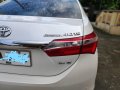 Pearl White Toyota Corolla Altis 2015 for sale in Automatic-2