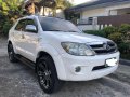 Pearl White Toyota Fortuner 2007 for sale in Automatic-8