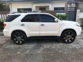 Pearl White Toyota Fortuner 2007 for sale in Automatic-9