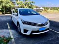 Sell Pearl White 2016 Toyota Corolla Altis in Parañaque-6