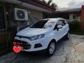 White Ford Ecosport 2016 for sale in Automatic-9