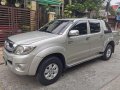 Selling Silver 2009 Toyota Hilux  in Pasig-7