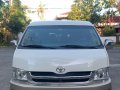 Selling White Toyota Hiace 2010 in Quezon -2