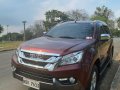 Red Isuzu Mu-X 2016 for sale in Makati-2