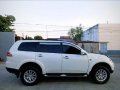 Pearl White Mitsubishi Montero sport 2013 for sale in Manila-5