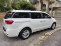 White Kia Carnival 2016 for sale in Automatic-5