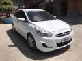 White Hyundai Accent 2018 for sale in Manual-8