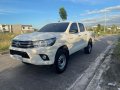 White Toyota Hilux 2016 for sale in Mandaluyong-0