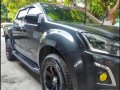 Black Isuzu D-Max 2017 for sale in Automatic-7