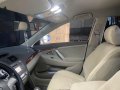 Selling Pearl White Toyota Camry 2011 in Manila-1
