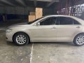 Selling Pearl White Toyota Camry 2011 in Manila-6