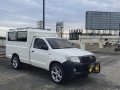 Selling White Toyota Hilux 2015 in Pateros-5