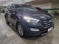 Selling Black Hyundai Santa Fe 2015 in Manila-8