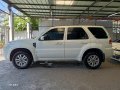 Selling White Ford Escape 2013 in Las Piñas-7