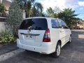 Selling Pearl White Toyota Innova 2012 in Quezon-9