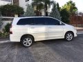 Selling Pearl White Toyota Innova 2012 in Quezon-7