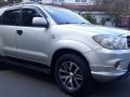 Selling Silver Toyota Fortuner 2009 in Quezon-9
