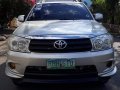 Selling Silver Toyota Fortuner 2009 in Quezon-1