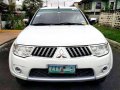 Pearl White Mitsubishi Montero 2009 for sale in Quezon -6