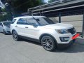 Selling Pearl White Ford Explorer 2016 in Pasay-6