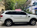 White Ford Everest 2016 for sale in Mandaluyong-3