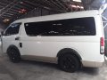 Selling Pearl White Toyota Grandia 2018 in Pasig-4