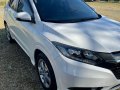 Selling White Honda HR-V 2017 in Muntinlupa-5