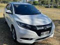 Selling White Honda HR-V 2017 in Muntinlupa-4