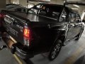 Selling Black Toyota Hilux 2016 in Mandaluyong-1