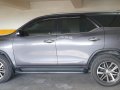 2017 Toyota Fortuner  2.4 V Diesel 4x2 AT for sale in good condition. 1st owner.-6