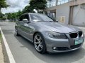 Grey BMW 318I 2010 for sale in Automatic-5