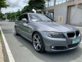 Grey BMW 318I 2010 for sale in Automatic-2