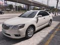 Selling Pearl White Toyota Camry 2010 in Quezon City-1