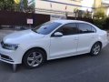 White Volkswagen Jetta 2016 for sale in Manual-9