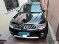 Selling Black Mitsubishi Montero 2011 in Caloocan-9