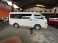 Selling White Toyota Hiace Super Grandia 2018 in Manila-1