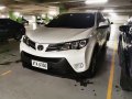 White Toyota Rav4 2016 for sale in Automatic-4
