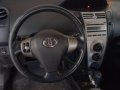 White Toyota Yaris 2010 for sale in Automatic-3