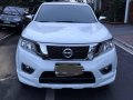 Pearl White Nissan Navara 2017 for sale in Manual-4