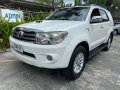 Selling White Toyota Fortuner 2009 in Manila-4