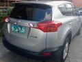 Selling Silver Toyota Rav4 2013 in Manila-5