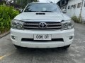 Selling White Toyota Fortuner 2009 in Manila-5