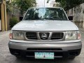 Sell White 2010 Nissan Frontier in Quezon City-9